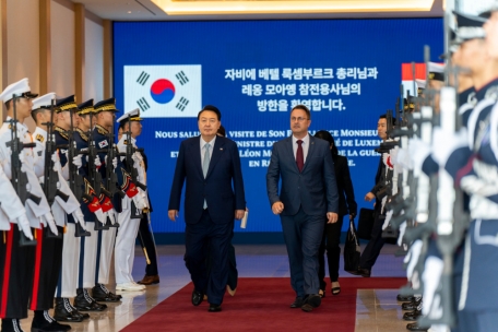 Auf Einladung von Xavier Bettel wird Yoon Suk-yeol in naher Zukunft nach Luxemburg reisen. Zudem wird Luxemburg im November eine Botschaft in Seoul eröffnen. 