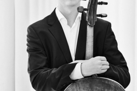 Alain spannt den Bogen / Der luxemburgische Cellist Benjamin Kruithof: „Ich will mich nicht kaputtmachen“