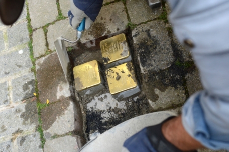 Stolpersteine in Esch (1) / Erinnerungen an die Familie Adler: von der Brillstraße 38 nach Auschwitz