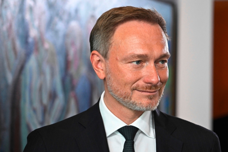 Deutschland / Lindner will Schuldenbremse nicht aussetzen