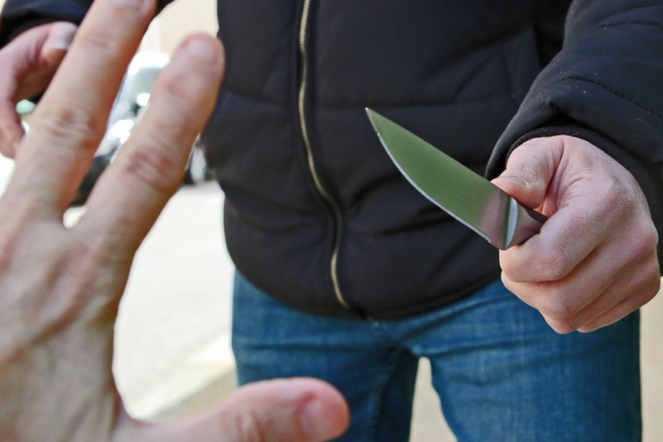 Petingen / Taxifahrer wird überfallen – und mit Messer bedroht