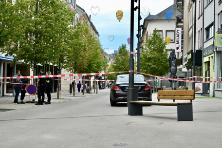 Düdelingen / Das Auto als Waffe: Mann fährt in Düdelingen auf andere Person zu – leichte Verletzungen als Folge