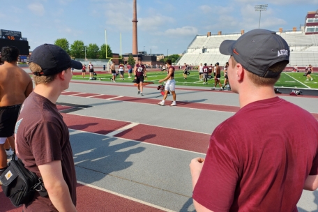 Not only did the guests from Junglinster attend a football practice at UWL, they also had a lecture in sports management 