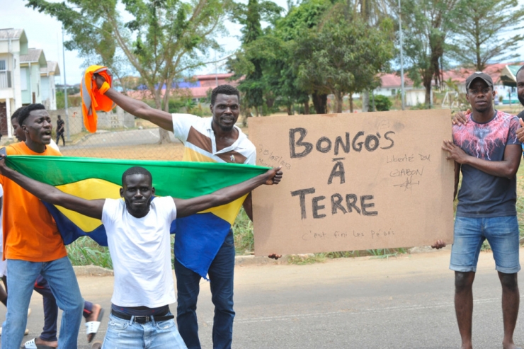 Afrika / Militärputsch in Gabun: Bevölkerung feiert Ende eines Langzeitherrschers