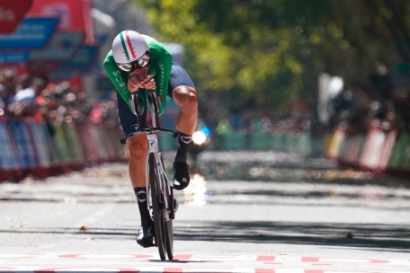 Vuelta / Ganna gewinnt Einzelzeitfahren, Evenepoel holt auf