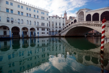 Italien / Venedig will 2024 ein Gebührensystem für Tagestouristen testen
