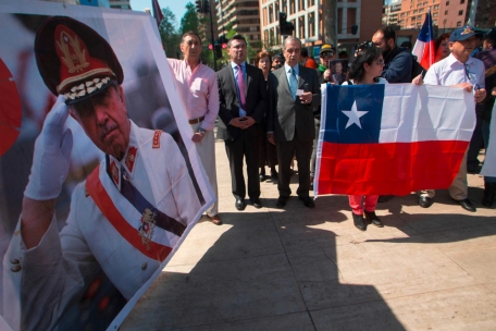 Anhänger des 2006 verstorbenen Diktators Pinochet im Oktober 2018