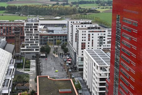 Aus seinem Büro im 18. Stockwerk der „Maison du savoir“ hat Rektor Jens Kreisel einen Blick über ganz Belval bis nach Frankreich