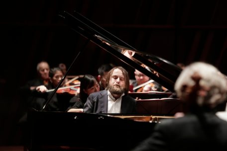 Alain spannt den Bogen / Atemberaubende Konzertmomente mit den Solistes européens Luxembourg und dem Philadelphia Orchestra