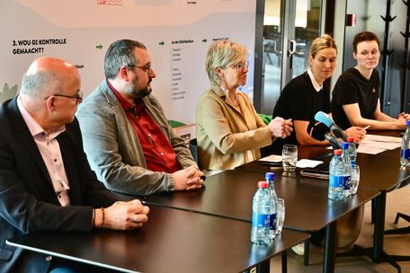 Von links nach rechts: Marc Spautz, Sasha André, Martine Hansen, Caroline Merten, Jeanne Wirtz