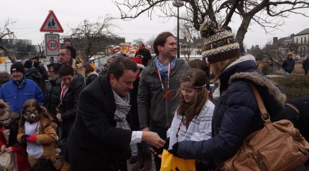 Bettel beim Karneval