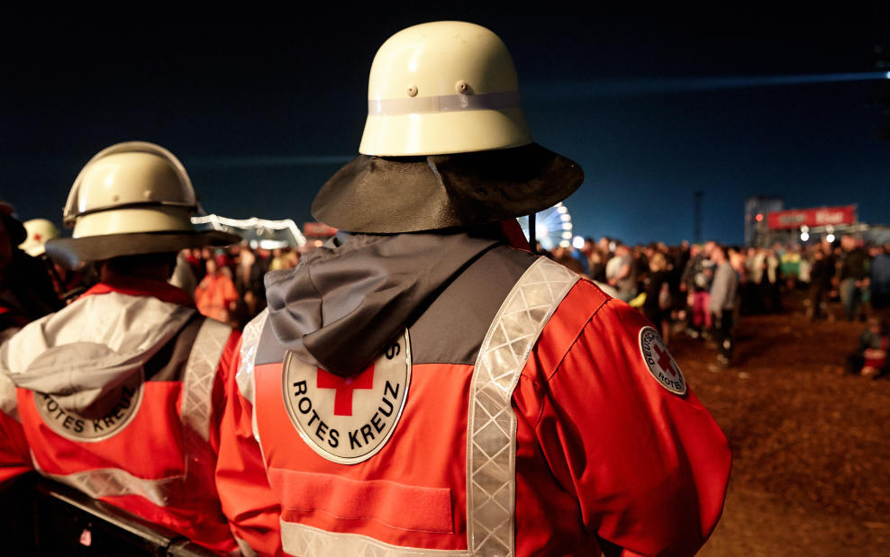 Blitz verletzt 51 Menschen bei Festival