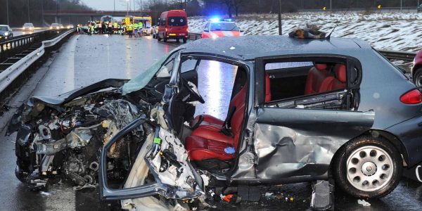 Geisterfahrer verursacht Verkehrsunfall