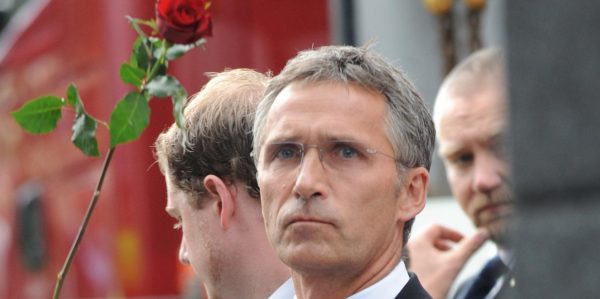 Jens Stoltenberg führt durch die Trauer