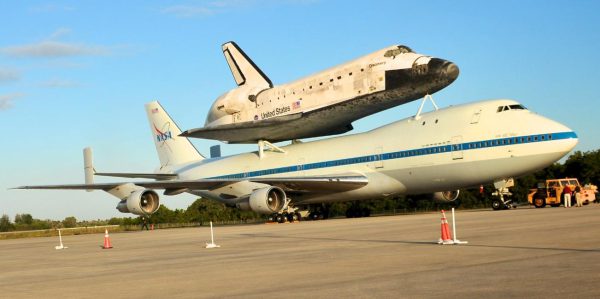 Discovery fliegt ins Museum