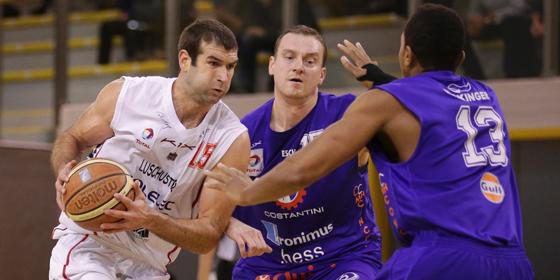 Basket Esch vs. Musel Pikes   im Mittelpunkt