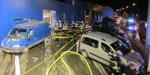 Großbrand im Autohaus