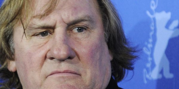 Depardieu pinkelt in Flugzeug-Kabine