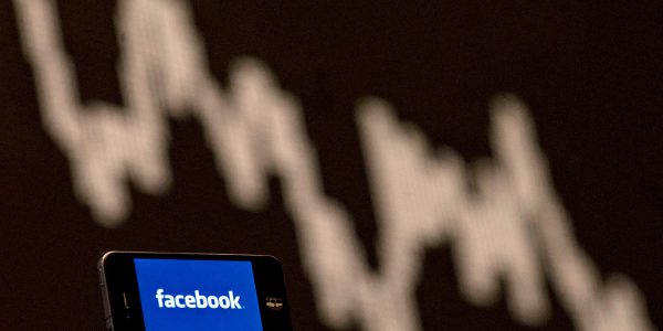 Facebook-Aktie fällt und fällt und fällt