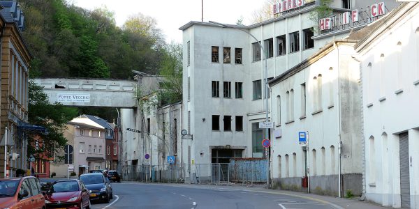 Mann drohte von Brücke zu springen