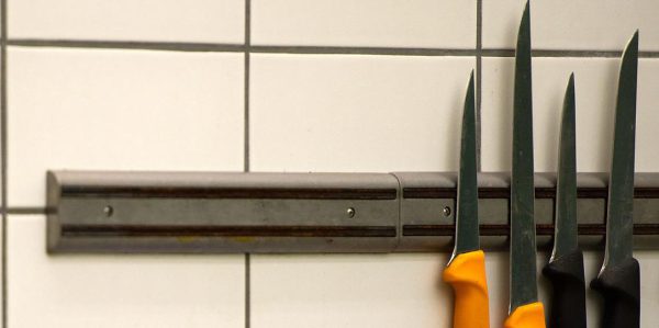 Wirt mit Küchermesser bedroht