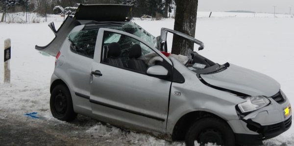 Autofahrerin schwer verletzt