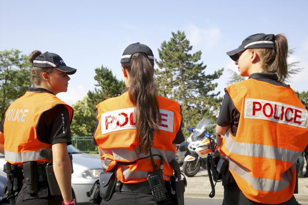 Echte Polizei warnt vor falschen Polizisten