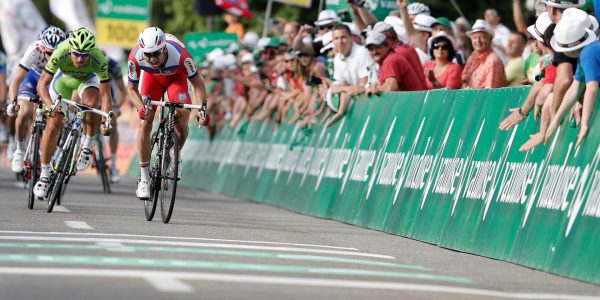 Kristoff schlägt Sagan im Sprint