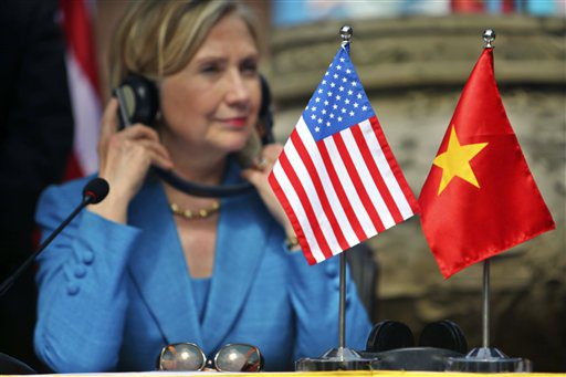 Clinton greift Nordkorea scharf an